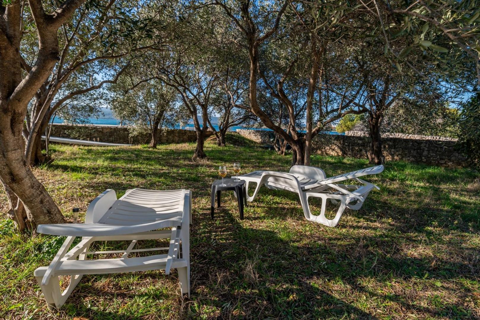 Beachfront Apartment Lostura Turanj Esterno foto